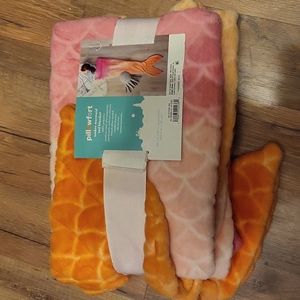 Pillowfort Ombre Mermaid Tail Blanket